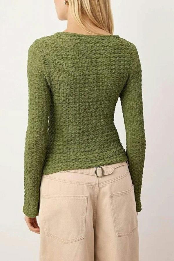WOVCOR Textured Long Sleeve Knit Blouse with Accessory Detail