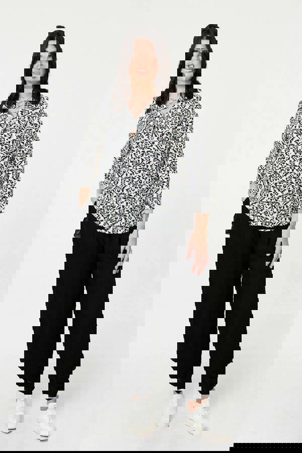 Navy | Curve Printed 3/4 Sleeve Relaxed Blouse