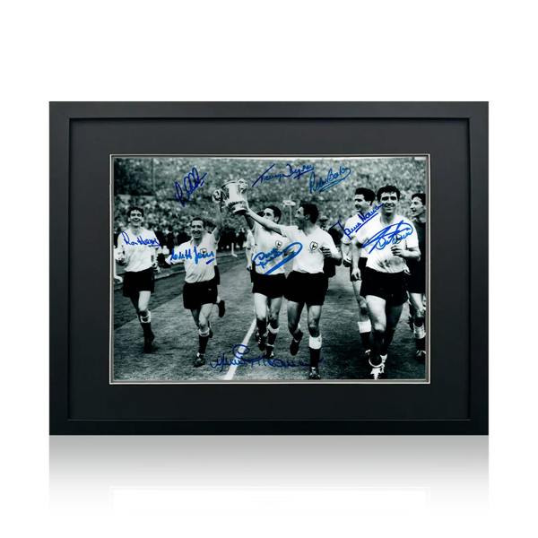 Tottenham Hotspur 1961 Squad Signed By 9 Image 1 Deluxe Mount Frame
