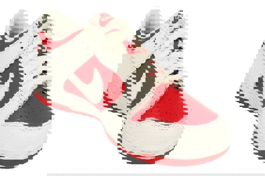 Nike Dunk Low GS Trainers Cw1590  600 - University Red White 600 - Photo 3