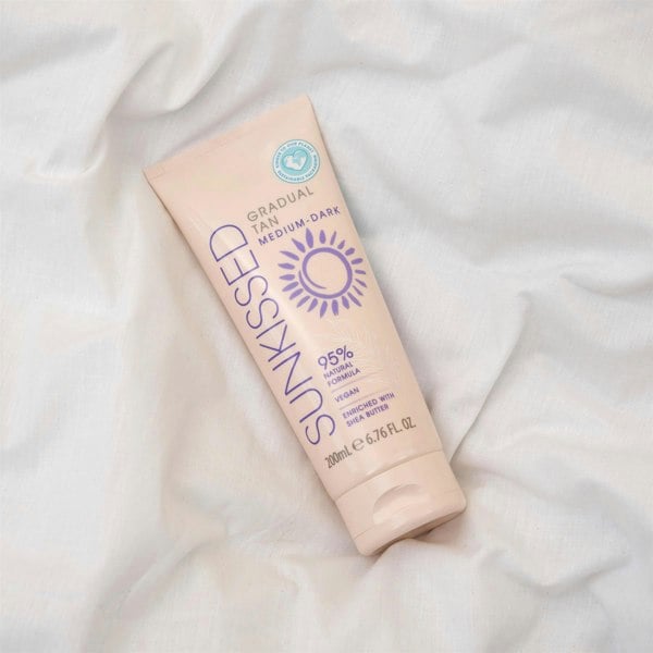 Sunkissed Gradual Tanning Lotion Medium - Dark 200ml
