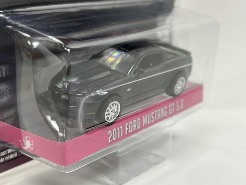 drive 2011 ford mustang gt 5.0 1:64 scale greenlight 44940f