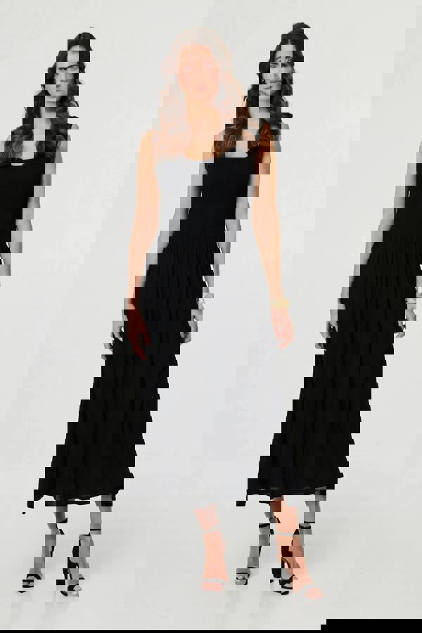 Black | Sleeveless Scoop Neck Shirred Midi Dress
