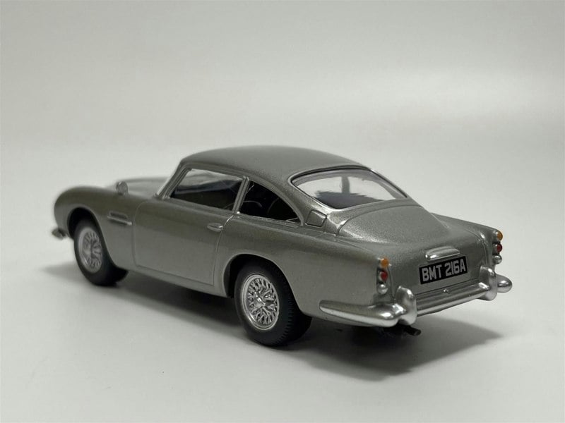 Norev James Bond 007 Aston Martin DB5 Silver Birch  1963 1:43 Scale Norev 270523