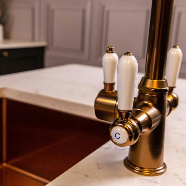 Flode korsa | Traditional Cruciform Style 3 in 1 Instant Boiling Tap | White Ceramic Levers | Brushed Copper Finish