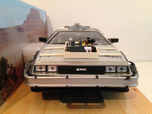 back to the future 3 delorean 1:24 scale welly 22444w new