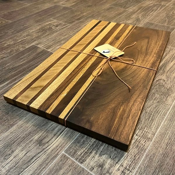 Giraffes & Craftz Black Walnut & Oak Cutting Board