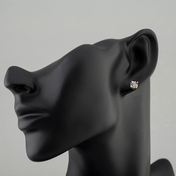 T. H. Baker 9ct White Gold 1.00ct Brilliant Cut Diamond Stud Earrings TH0123799