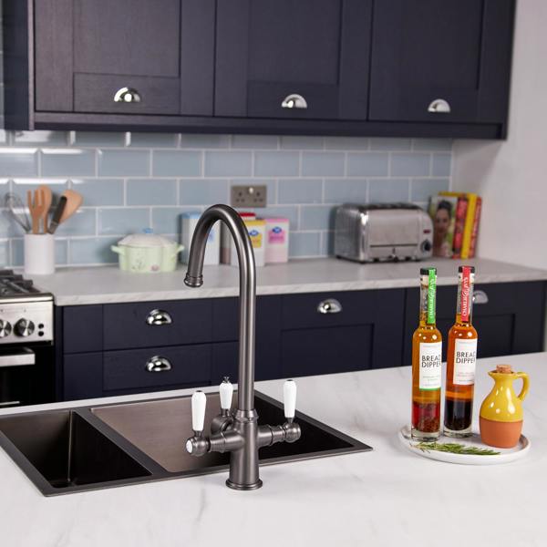 Flode korsa | Traditional Cruciform Style 3 in 1 Instant Boiling Tap | White Ceramic Levers | Gun Metal Finish