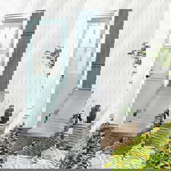 Single Rattan Lounger (Simple)