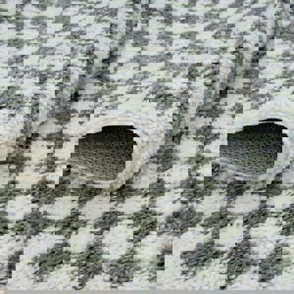 Moodi shaggy Green tartan design rug, Fluffy & soft pile | THE RUGS