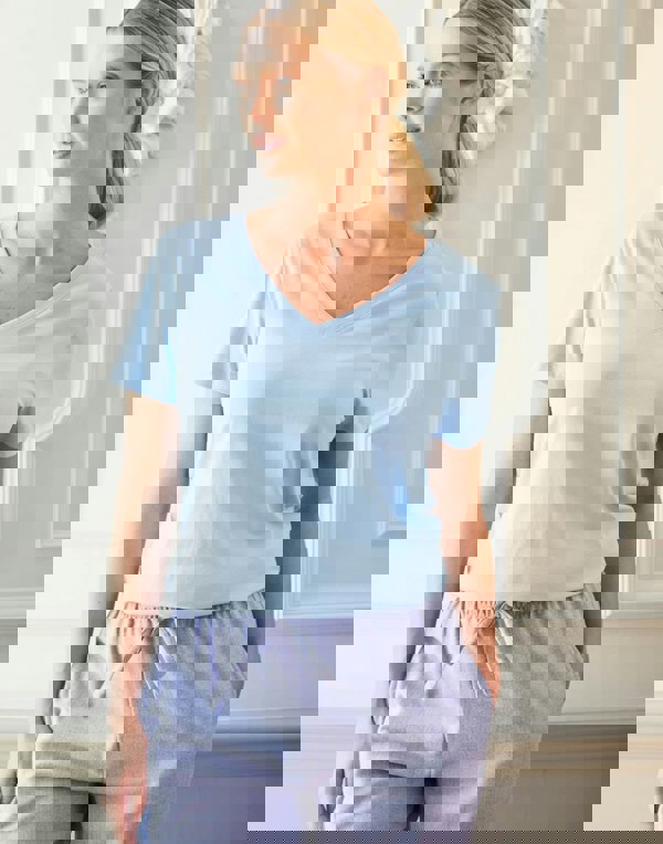 British Boxers Women's Organic Cotton V-Neck T-Shirt - Sky Blue