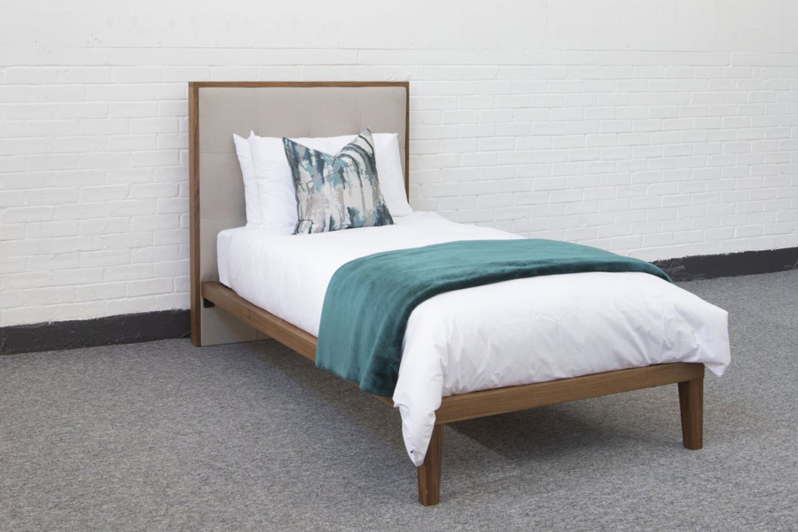 Calla Kingsize Bed - Walnut / Natural