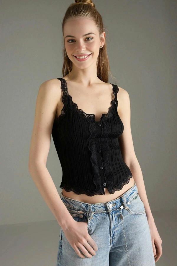 WOVCOR Lace Detail Knitted Thin Blouse