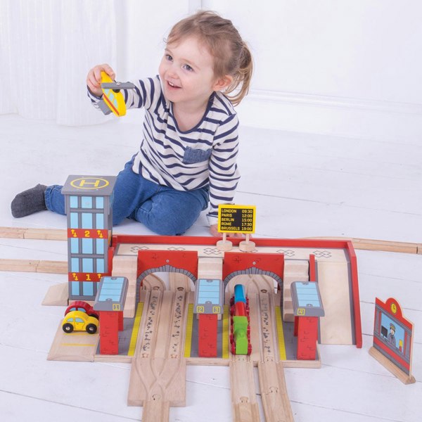 Bigjigs Rail Wooden Grand Central Train Station Set