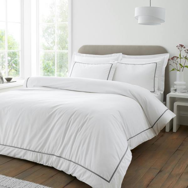 Bianca Contrast Trim 200 Thread Count Cotton Duvet Cover Set White / Black