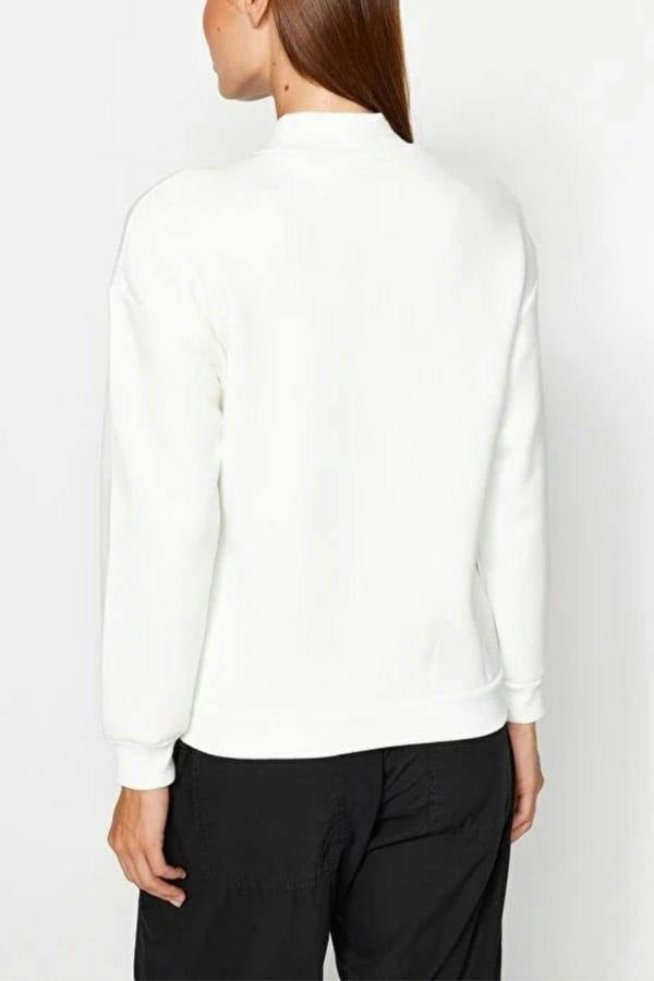 WOVCOR Stand-up Collar Knit Sweatshirt with Fleece Inside and Embroidered Slogan