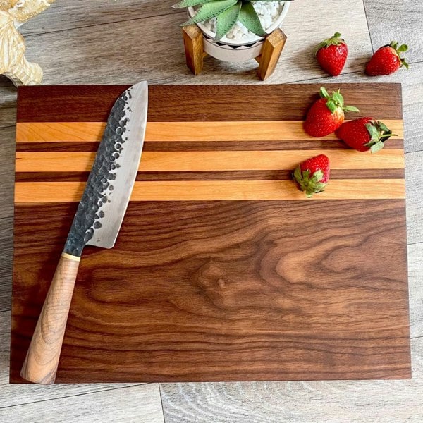 Giraffes & Craftz Black Walnut & Cherry Chopping Board