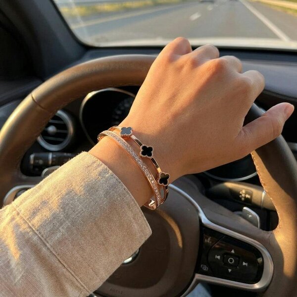 The Colourful Aura Rose Gold Plated Stainless Steel Black Clover Sparkle Hinged Bangle Bracelet