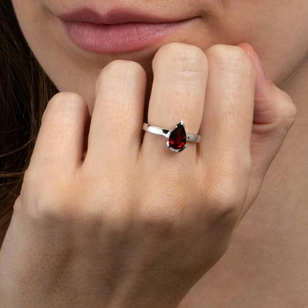 Pear Shaped Garnet Ring for Women in 925 Sterling Silver - namana.london