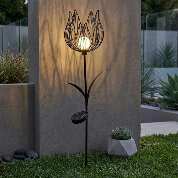 Garden Greatness Lunaria Floral Urban Solar Garden Stake Light