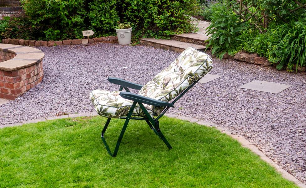 Deluxe Garden Recliner Chair with Cushion - Foldable Outdoor Lounger 99cm x 58cm x 58cm The Garden Furniture Shop