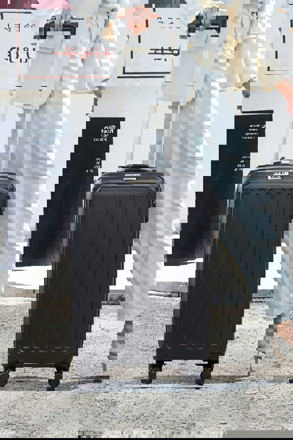 Living and Home Modern Hardside Spinner Suitcase with Combination Lock