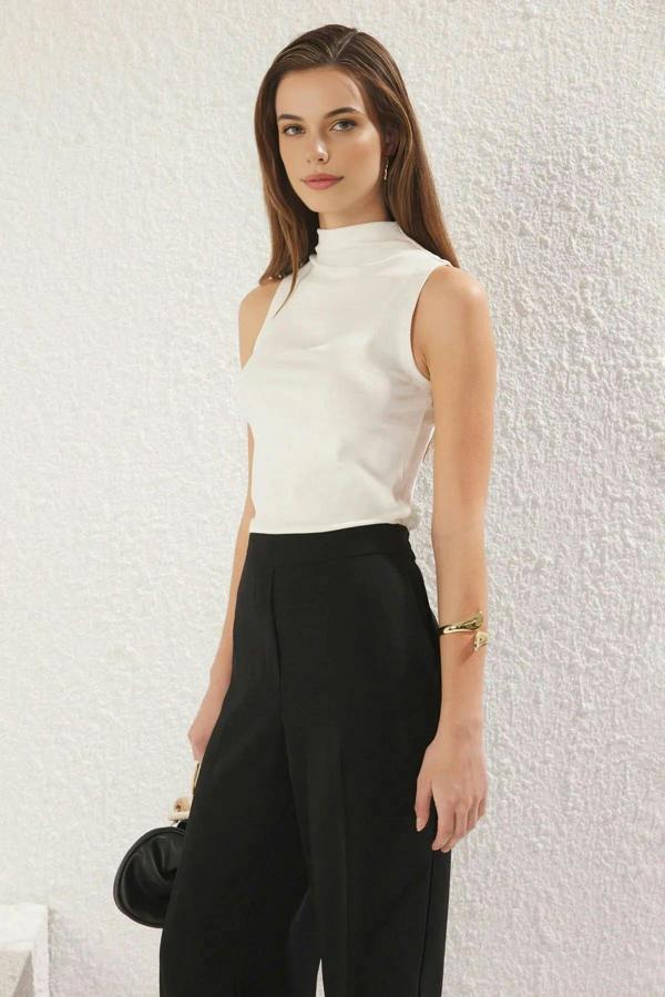 WOVCOR High Neck Regular Length Knitted Blouse