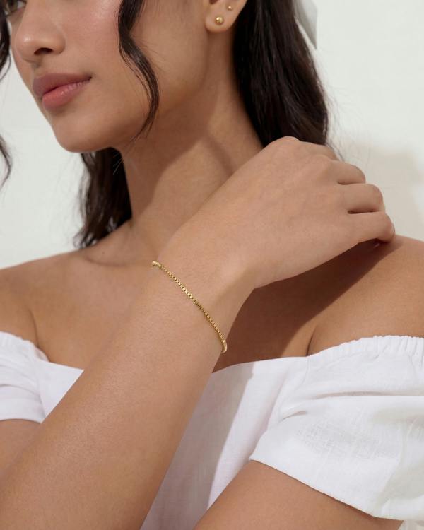 Elk & Bloom Tiny 14K Gold Keel Chain Link Bracelet