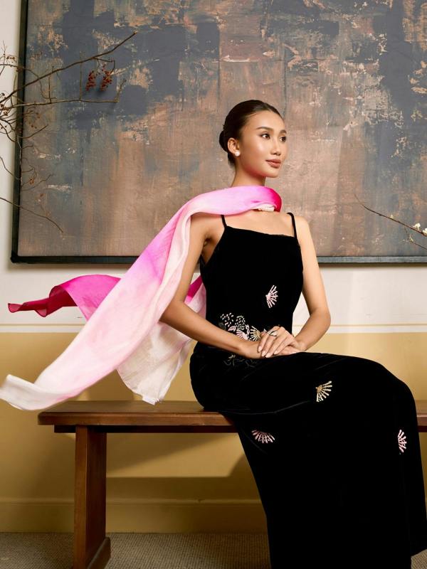 Hot Pink Ombre Silk Scarf – Hand-Dyed Mulberry Silk, Summer Wedding & Evening Wrap