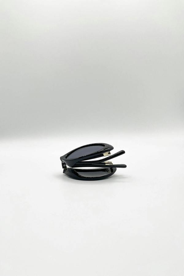 SVNX Oval Foldable Sunglasses In Black