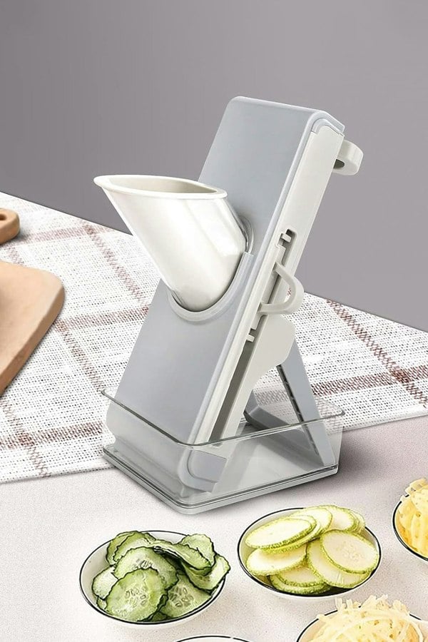 Living and Home Kitchen Manual Mandoline Slicer Vegetable Fruit Chopper Cutter Grater with Food Container & 3 Blades