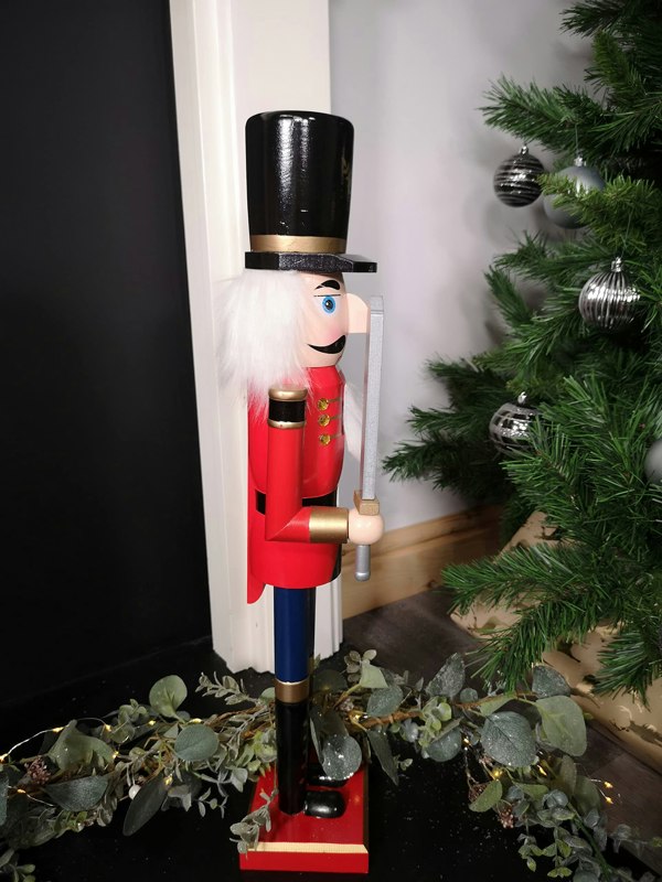 Samuel Alexander 60cm Traditional Wooden Christmas Nutcracker Soldier Decoration with Red Body