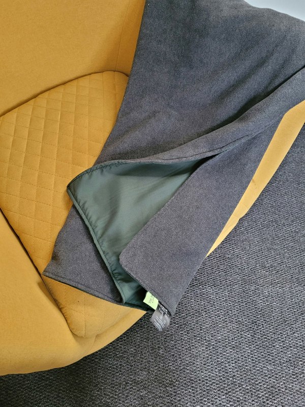 Made in the Mill Water Resistant Cosy Fleece Blanket – Charcoal Fleece