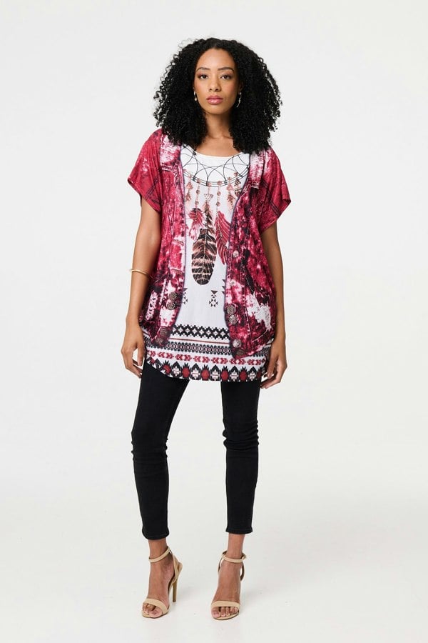 Red | Feather Print Relaxed Short Sleeve Tunic : Model is 5'8"/172 cm and wears UK8/EU36/US4/AUS8