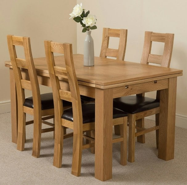 That's Furniture Richmond Medium Oak Extendable Dining Table with Yale Oak Chairs