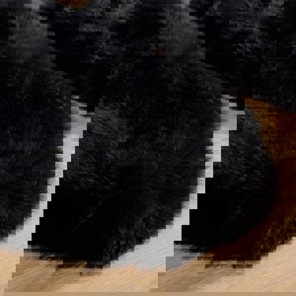 Origins Genuine Sheepskin Black