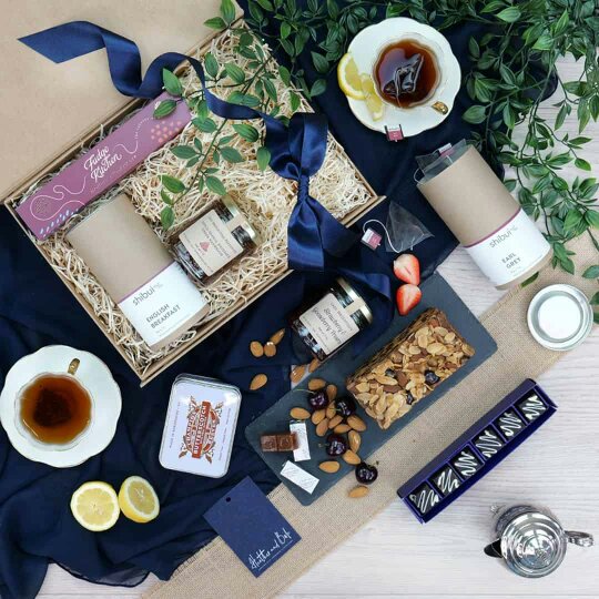 Heather and Bale Easington Tea Hamper