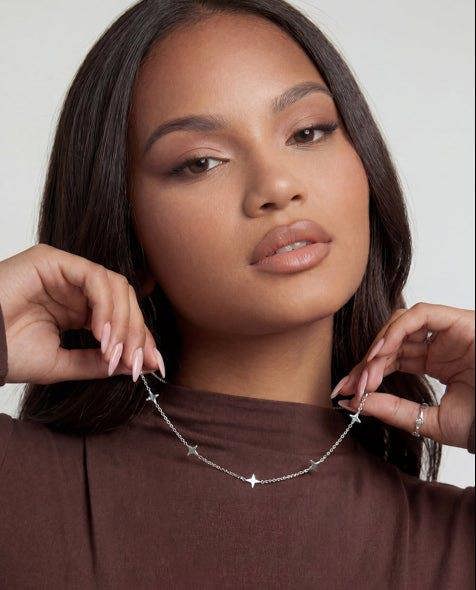 Elk & Bloom Silver Lucky Clover Choker Necklace
