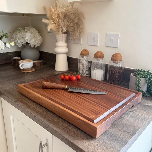 Giraffes & Craftz Large Walnut Carving Board