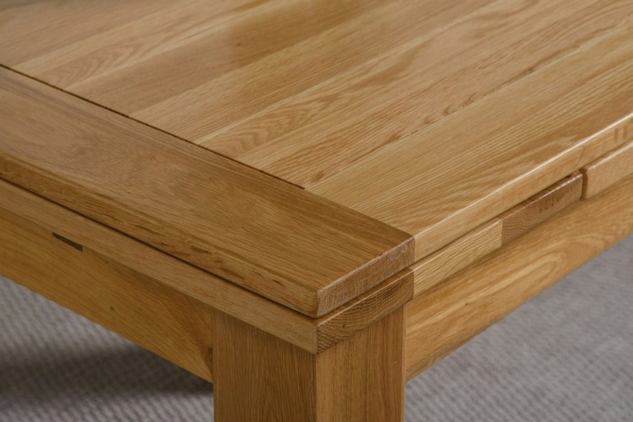 That's Furniture Richmond Solid Oak Extendable Dining Table - 90 to 150cm
