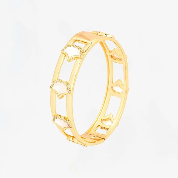Uchi & Soto Gingko Gold Shell Bangle
