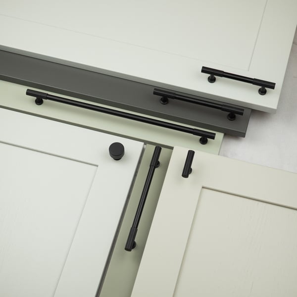 Handle & Home Matt Black Reeded Knob/Handles