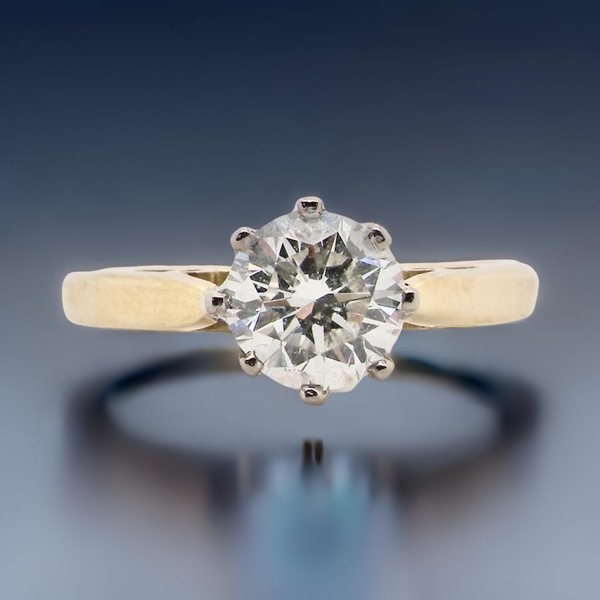 lovely Solitaire Diamond Ring