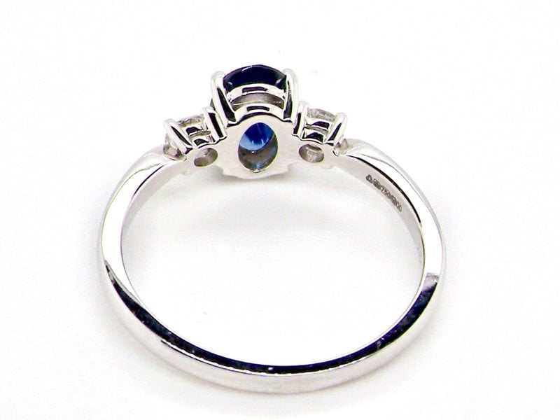 Vintage Tom A NEW 18ct white gold three stone sapphire and diamond ring