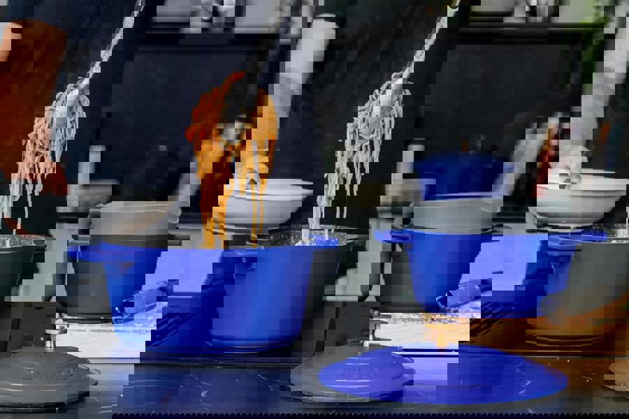 MasterClass 4L Cast Aluminium Casserole Dish with Lid, Electric Blue, 24cm