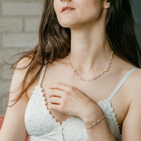 The Colourful Aura Colourful White Indie Boho Daisy Sun Flower Pearl Choker Floral Summer Necklace