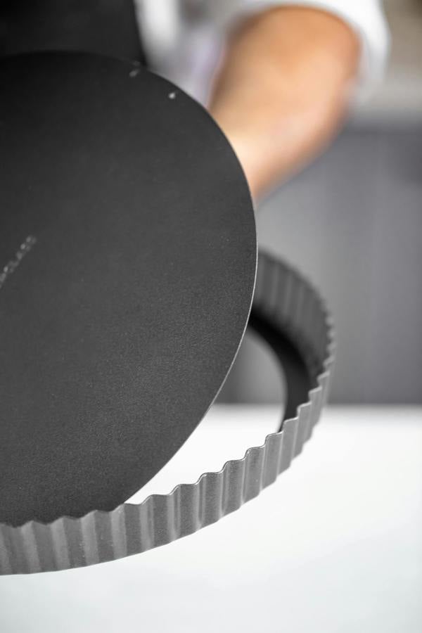 MasterClass Non-Stick 28cm Fluted Round Flan / Quiche Tin