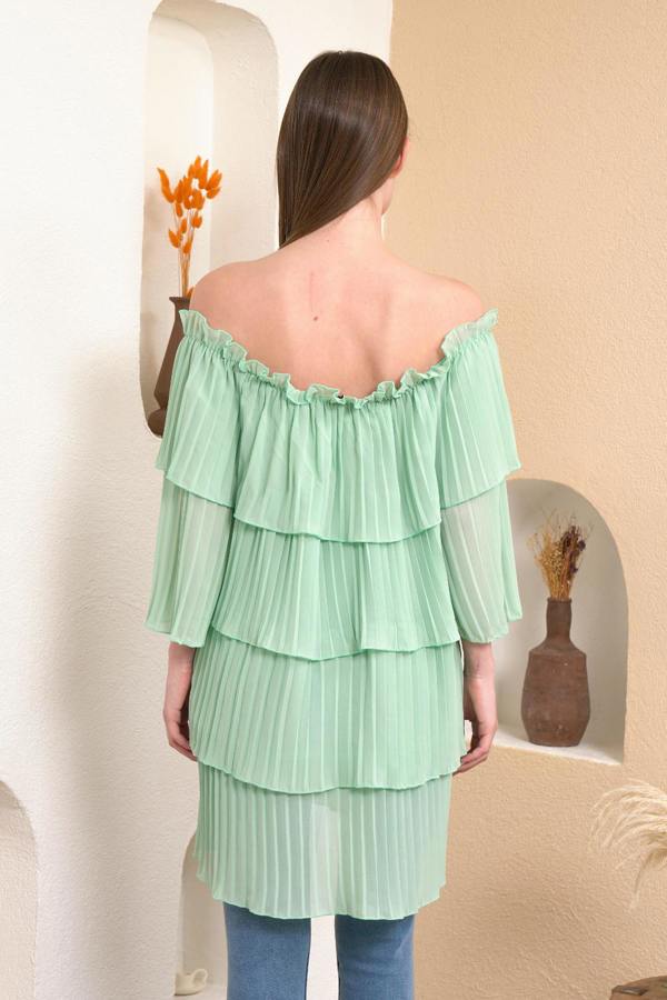 Hoxton Gal Off Shoulder Relaxed Fit 3/4 Sleeves Layered Blouse In Green