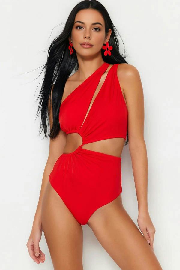 WOVCOR Tunnel-Style One-Shoulder Covered Regular Swimsuit
